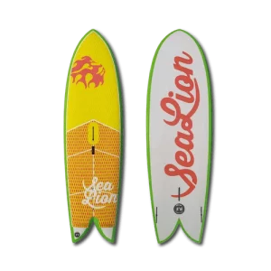Planche de surf jaune et verte avec les mots "sealion" inscrits dessus.