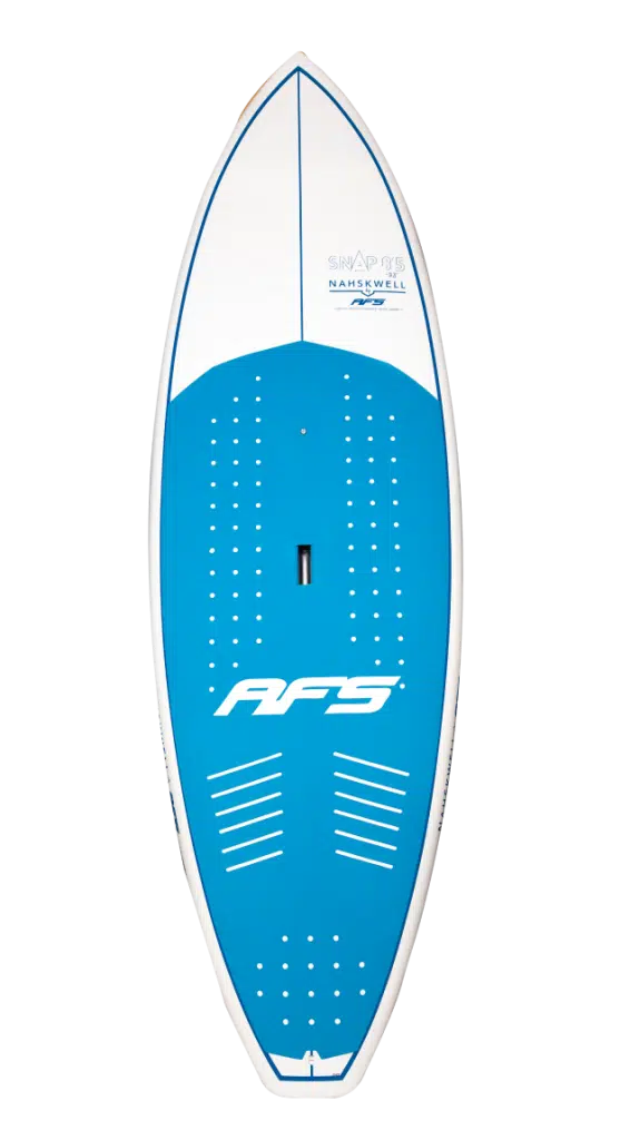 Planche de surf bleue et blanche avec le mot SUP inscrit dessus.
